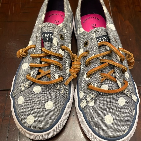Girls Sperry’s. Grey and white shoes - Picture 1 of 4